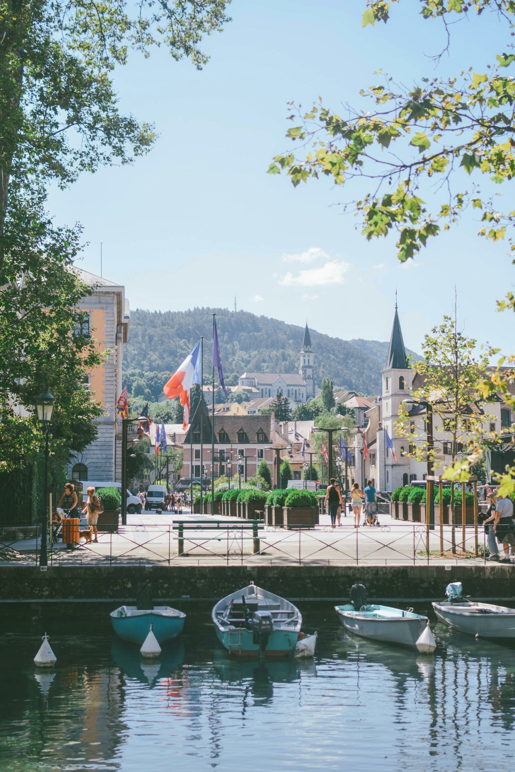 Vue d’Annecy entre lac et montagnes, cadre idéal pour investir dans l’immobilier à Annecy